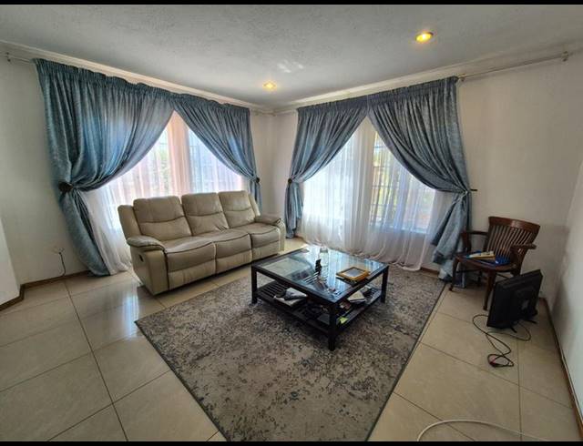 3 BEDROOM TOWNHOUSE FOR SALE IN BRACKENDOWNS